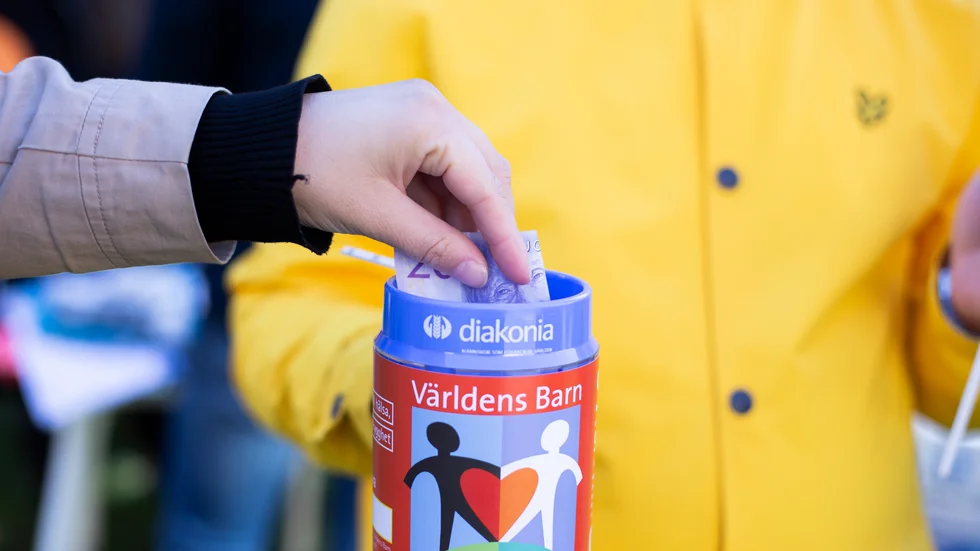 Världens barn är Radiohjälpens största insamling. Den genomförs bland annat av Sveriges Television, Sveriges Radio P4 och UR.