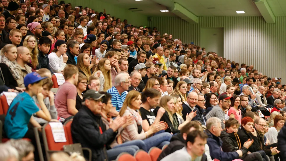 Landskampen spelas i Norrmalmias sporthall.