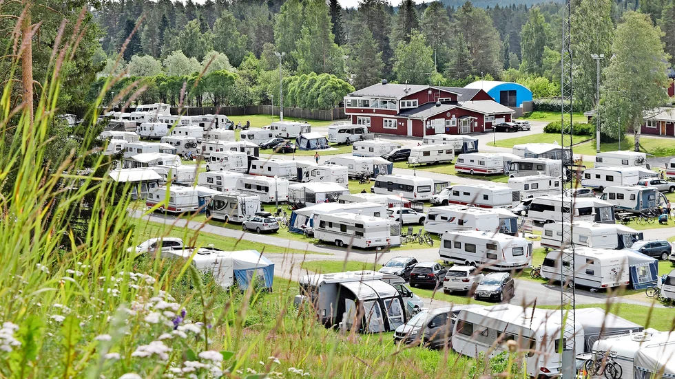 Skellefteå camping har ungefär samma resultat den här sommaren som förra, trots ett mindre utbud av stugor.