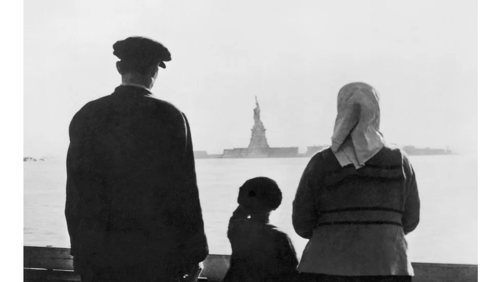 "Den sista vakten på Ellis Island". 