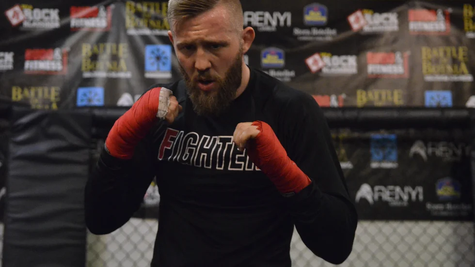 Andreas ”Real Steel” Ståhl föll i Tyskland. Domaren bröt matchen i tredje ronden.