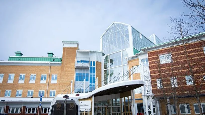 Region Norrbotten inför besöksförbud på alla vårdavdelningar och på hälsocentralernas obs-platser. Foto: NSD