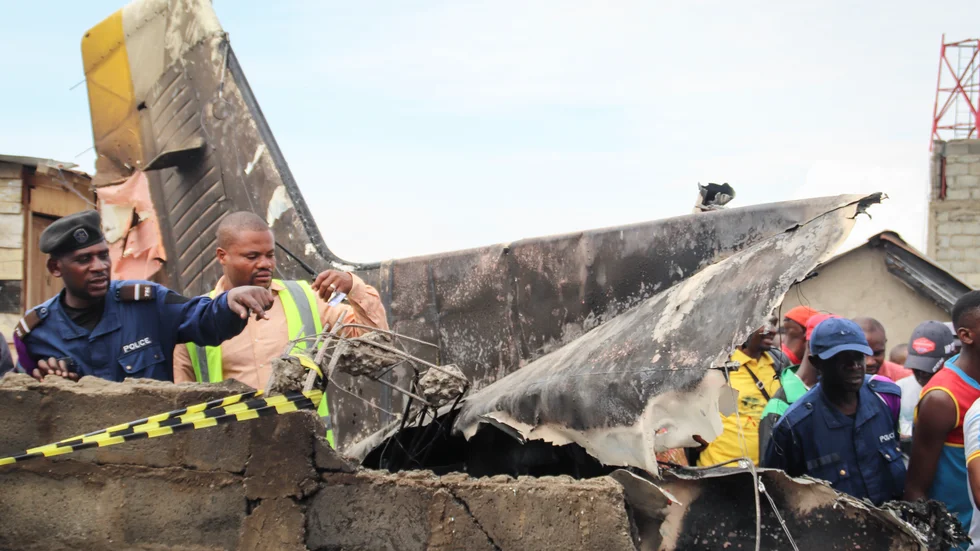 Uppemot 30 dödsoffer har hittats efter flygkraschen i ett bostadsområde i Goma i östra Kongo-Kinshasa, skriver TT.