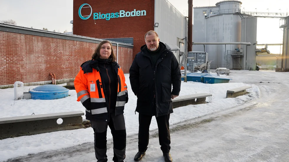 En gemensam satsning för samarbete och utveckling av biogas. Det gör Boden och Luleå genom samverkansavtal. På bilden syns Luleås va-chef Petra Viklund och Bodens va-chef Jan Lundberg.