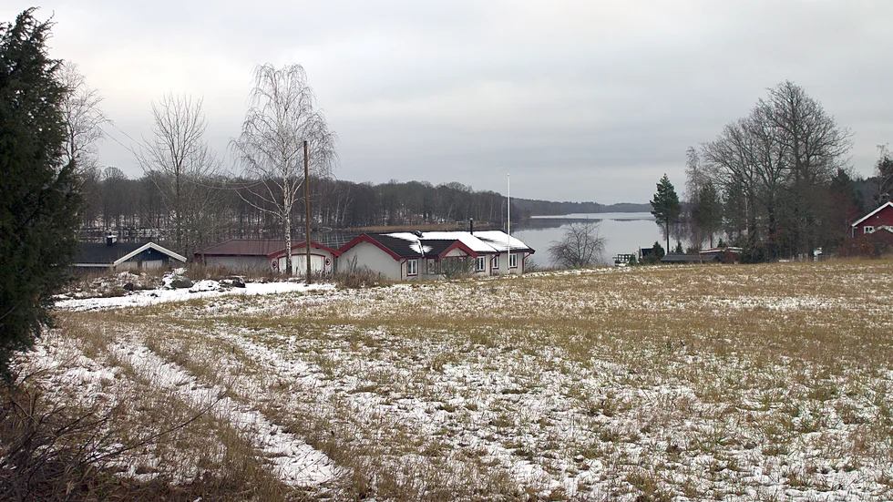 Här längs åkerkanten är det tänkt att de sex nya fastigheterna ska ligga. 