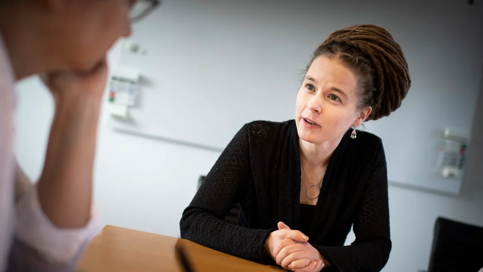 Kulturminister Amanda Lind (MP) och regeringen "jobbar för att ta fram och presentera fler förslag i närtid" säger hon till TT. Arkivbild.