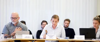 V kräver tydlighet om skolutvecklingen