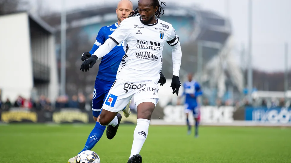 Allsvenskan skjuts upp två månader enligt det nya förslaget. 