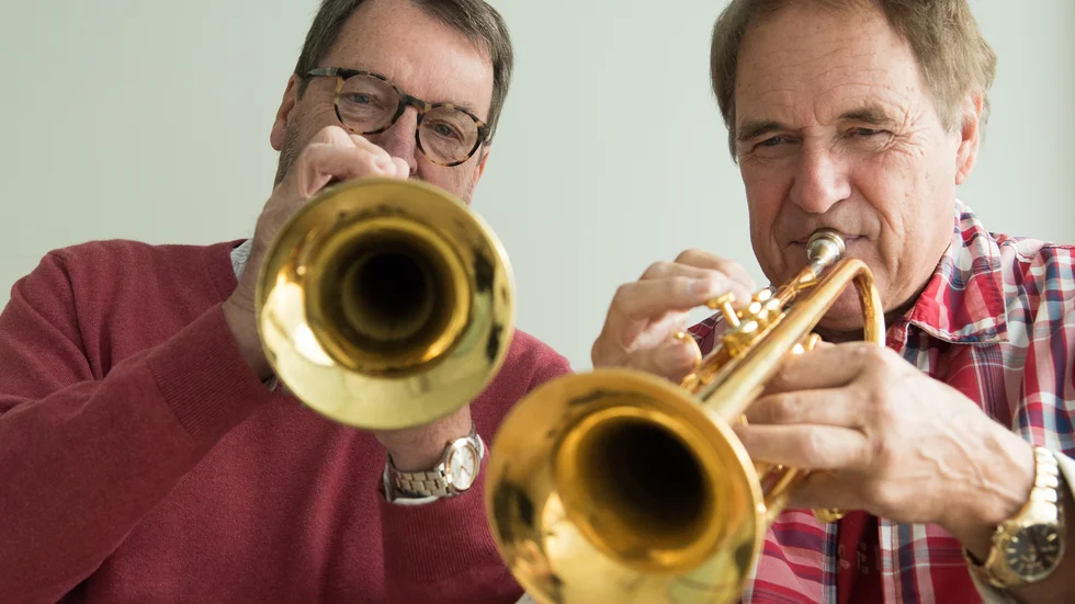Jesper Sörensen och Sven-Erik Jacobsson från Västervik är trumpetare i Oskarshamn big band. 