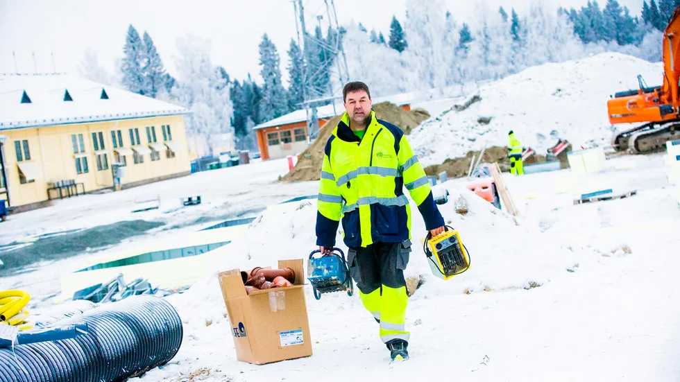 Regeringen utreder möjligheten att arbeta förebyggande med social omsorg, tvärtemot vad Enköpings kommun gör med Träffpunkterna, skriver Ingrid Frostell.