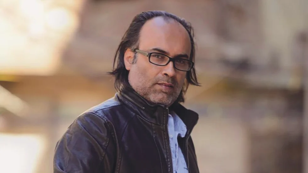 Ahmed Saadawi (född 1973) är en irakisk författare bosatt i Bagdad. Med "Frankenstein i Bagdad" blev han den första irakiern att vinna det prestigefyllda priset International Prize for Arabic Fiction.