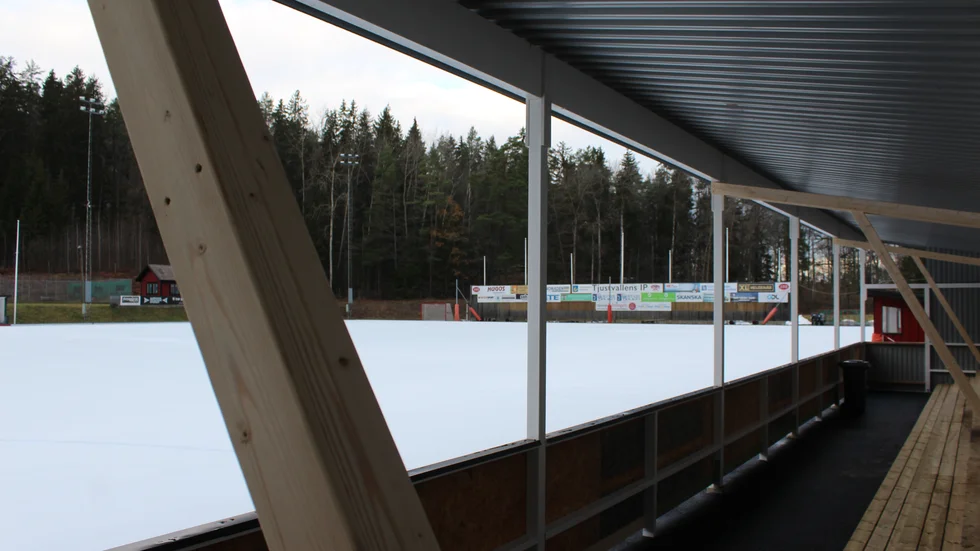 Miraklet i Morjärv. Stövaren Jack är återfunnen - efter nio dagar i skogen. "Hade han inte fått röra på sig så mycket och få en grundkondition, så hade han aldrig kommit levande hem. Det är till att vara vältränad", säger husse Bengt Ek i Morjärv.