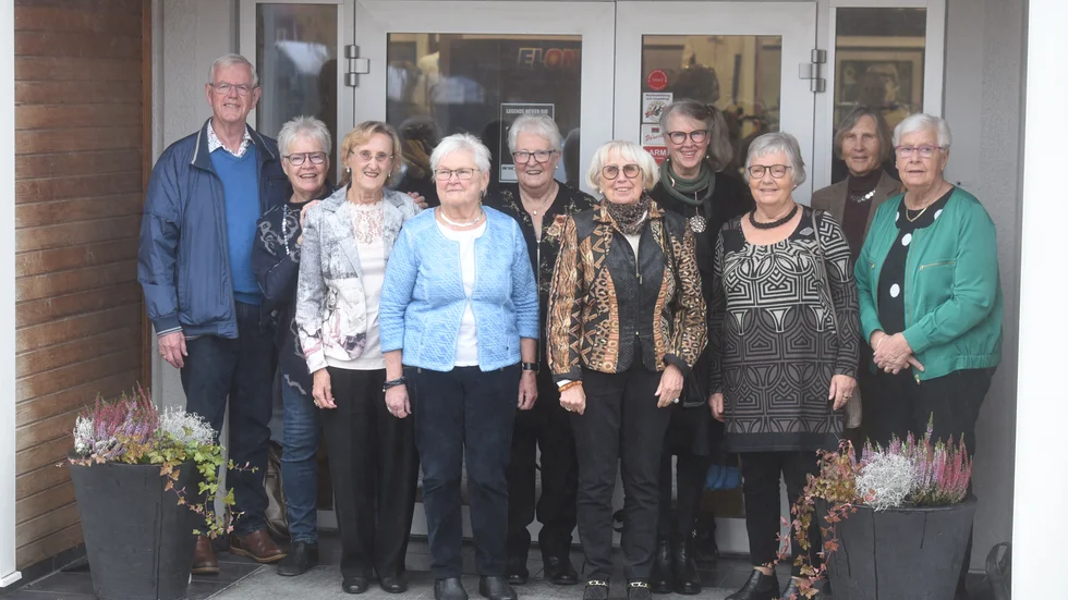 Gänget som var samlade i Vimmerby i fredags för en återträff 60 år efter realexamen i Vimmerby.
