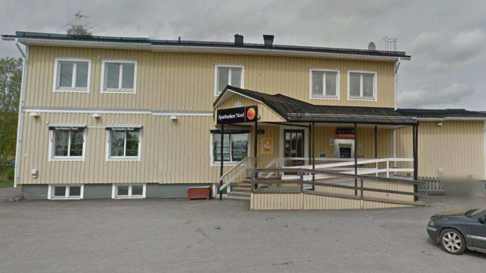 Bankhuset i Roknäs bestod av fem lägenheter, varav fyra var bebodda vid tiden för branden. 