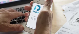 Bedragaren tecknade nio avtal i deras namn