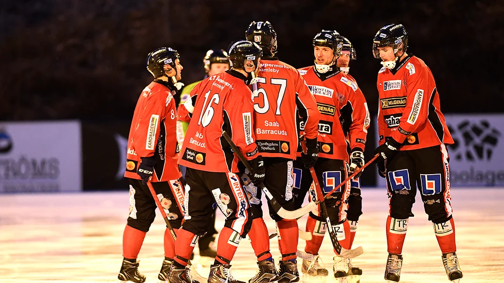 Inget segerfirande för Tjust Bandy den här gången. De förlorade med 8-2 mot Jönköping. 