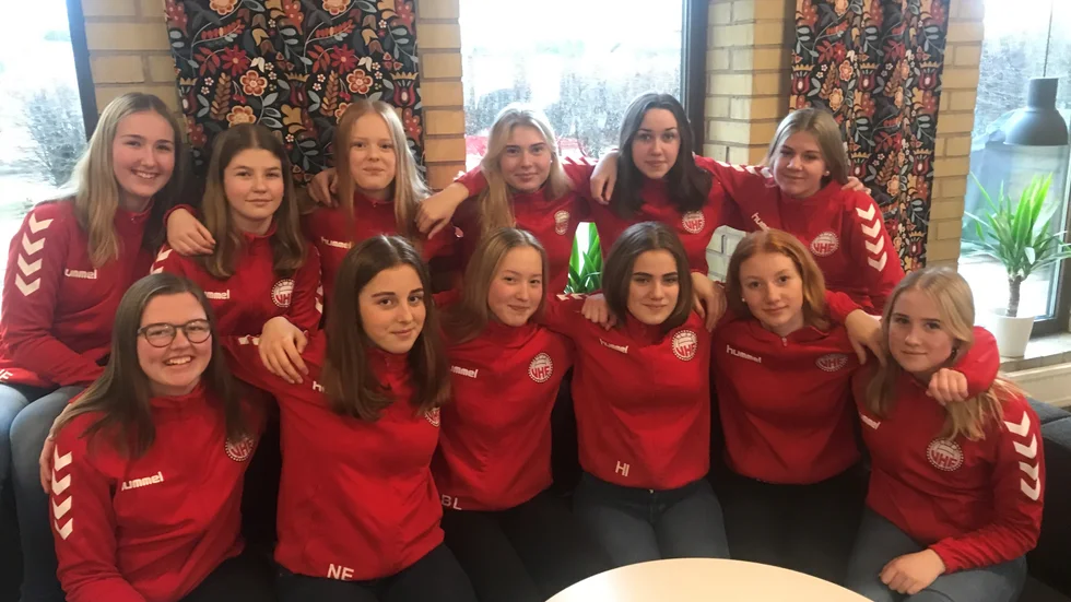 Dags för ny handbollsfest i Vadstena. Efter F16-lagets matcher i helgen, där laget kom sist i steg tre-gruppen, är det nu VHF:s F14-lags tur att spela hemma i steg tre. Två av fem lag går vidare.