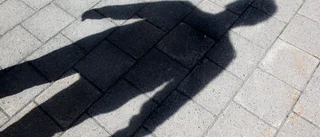Han pekas ut som bilmålvakt av samhället