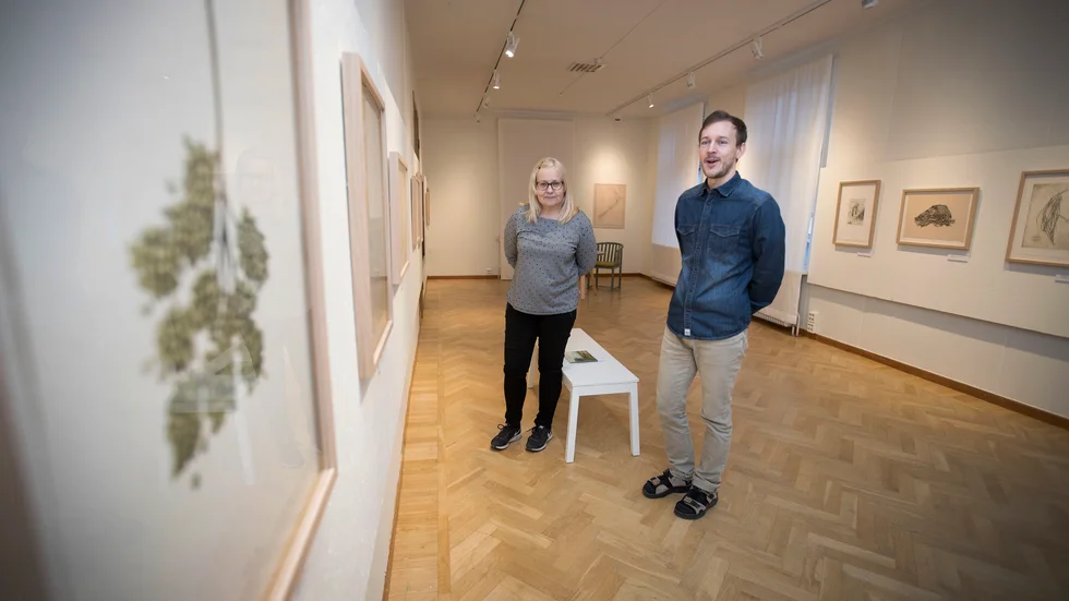 Daniel Solanders besök i Oceanien har tolkats och blivit utställning. Den har nu tagit steget ut i världen med Piteå museum som första anhalt, vilket gläder Morgan Stenberg och Catharina Westling. 