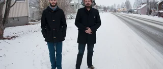 Tonåring slagen blodig på parkering