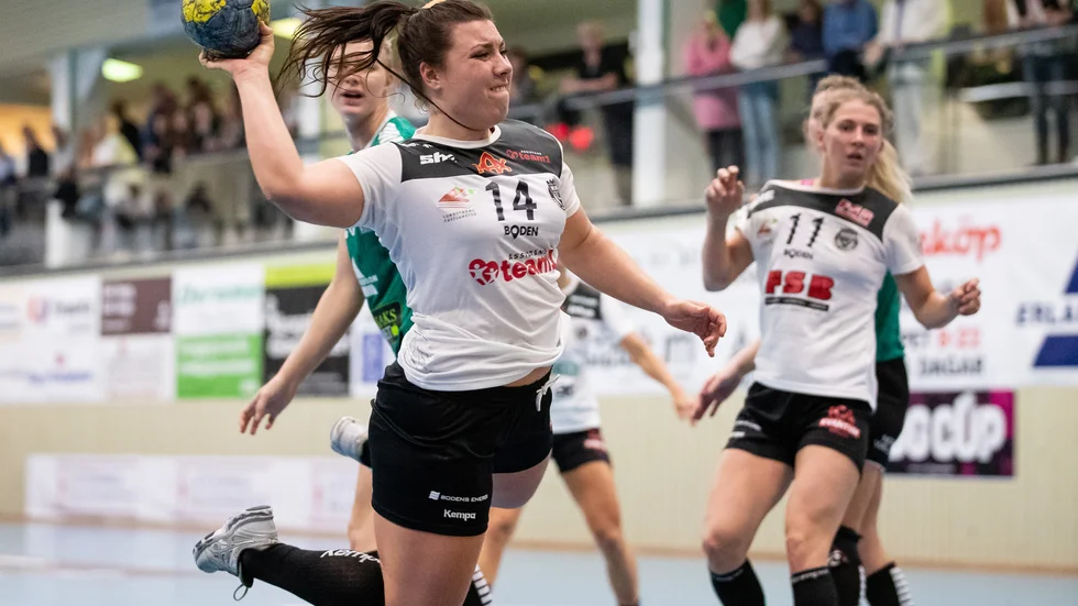 Johanna Hellgren blev Bodens bästa målskytt i förlustmatchen. Nu väntar ett riktigt slutdrama i den sista omgången i kampen om att undvika direkt nedflyttning för Boden Handboll. 