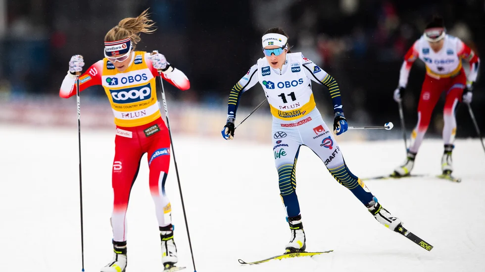 Therese Johaug och Ebba Andersson duellerade i masstartsloppet.