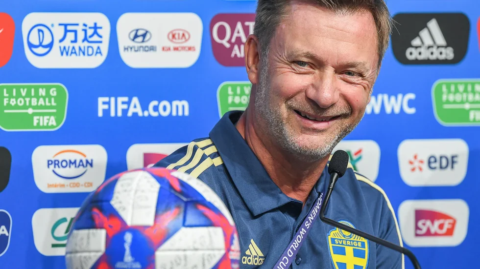 Peter Gerhardsson är förbundskapten för det svenska damlandslaget i fotboll. På torsdagsmorgonen utsågs han till ”Årets Uppsalabo” av föreningen U club Uppsala.
