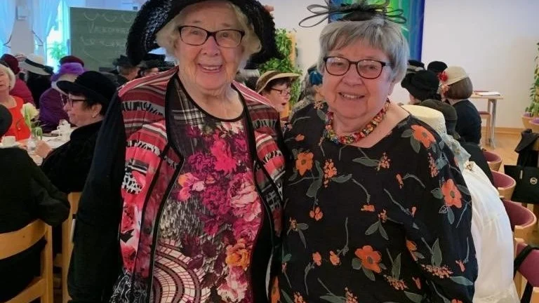 Fru Ingegerd Westberg från Eksjö och fru Anna-Kerstin Larsson, Ingatorp