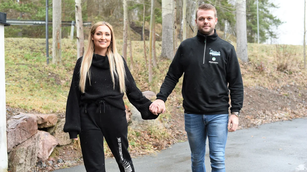 "Det var ett tidsfördriv, det var inte meningen att det skulle bli så stort, säger Johanna Öholm och Gustav Björklund. Deras Youtube kanal ligger topP tjugo i Sverige i antal visningar. 