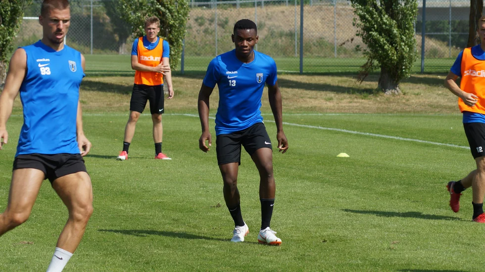 Sylvin Kayembe under tiden i Sirius.