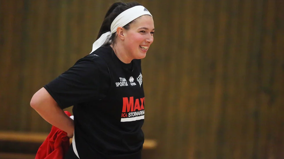Jaycee Coe lämnar Visby Ladies. Den duktiga skytten har skrivit på för en tysk klubb.