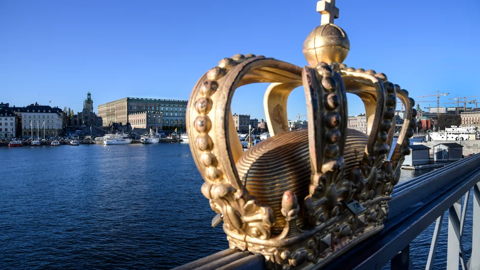 "Endast monarkier hyllar sina statschefer med allmän flaggdag."