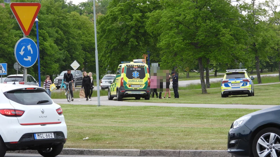 En cyklist blev påkörd vid en rondell på Ståthögaleden.