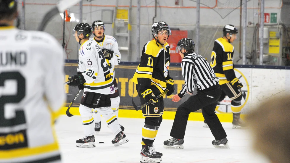 Viktor Mikko och Kiruna AIF behöver en seger i sista matchen mot SK Lejon.