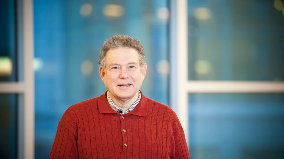 Jan Turvall, expert i offentlighets- och sekretessfrågor vid Göteborgs universitet, berättar varför öppenhet om coronasmittan är viktigt och varför sekretess inte gäller.