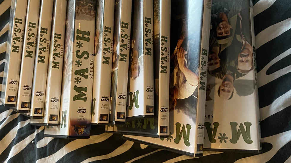 Hela serien med zebrabakgrund.
