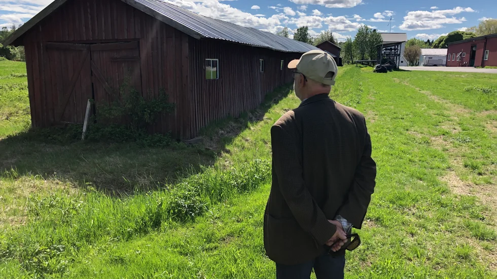 Rune Wästerby blickar över Kåge repslageri. "Jag tror att den här byggnaden är viktig som ett minne för sjöfarten som fanns här" säger han.