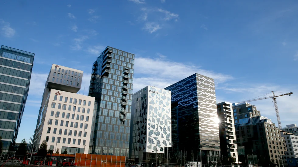 Norska företag bromsar investeringar, enligt en centralbanksenkät. Arkivbild