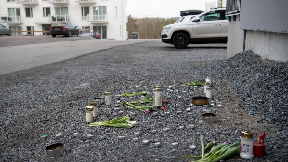 "De som bor i dessa våldsutsatta områden har nämligen länge vetat det som först nyligen börjat sjunka in hos den svenska offentligheten. Att våldet drabbar alla medborgare", skriver ledarskribenten.