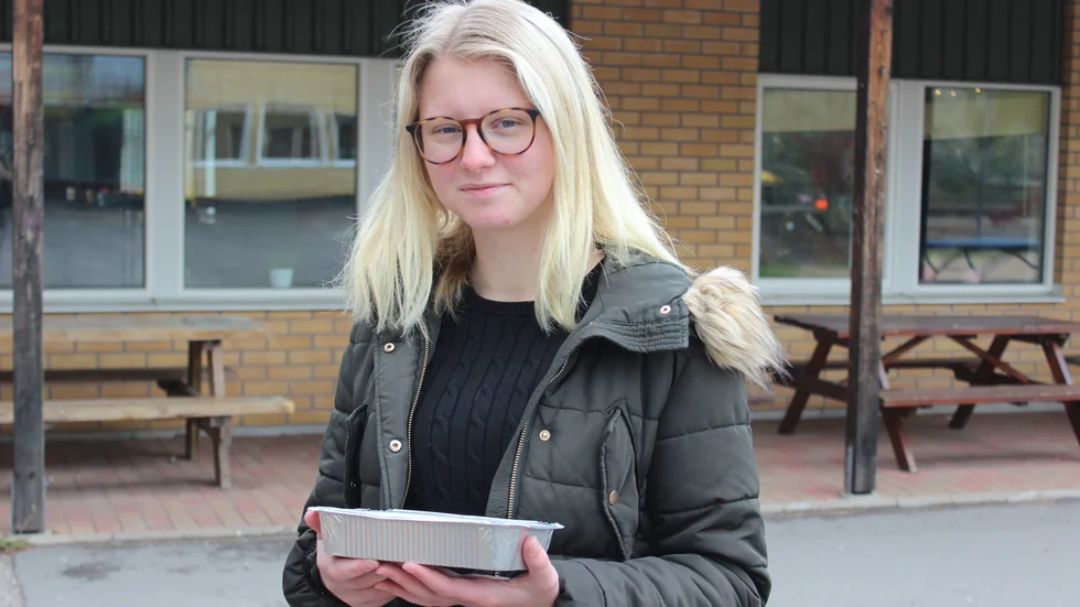 Sedan det gick att börja hämta lunchlådorna har Kisabon Julia Lindell hämtat mat varje dag.