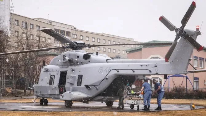 På fredagen landade försvarets helikopter för första gången i Skellefteå för att förflytta en covid-19-patient till ett annat sjukhus. 