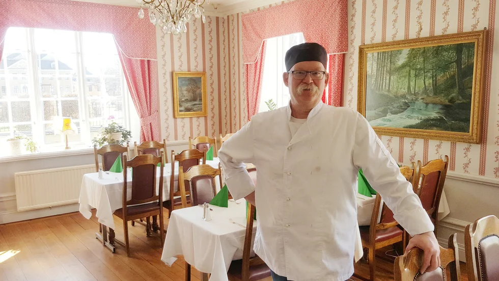 Tomas Pettersson arrenderar värdshuset i Lövstabruk. Restaurangen är öppen sedan en tid. Nu har han även öppnat upp hotell- och konferensverksamhet. 
