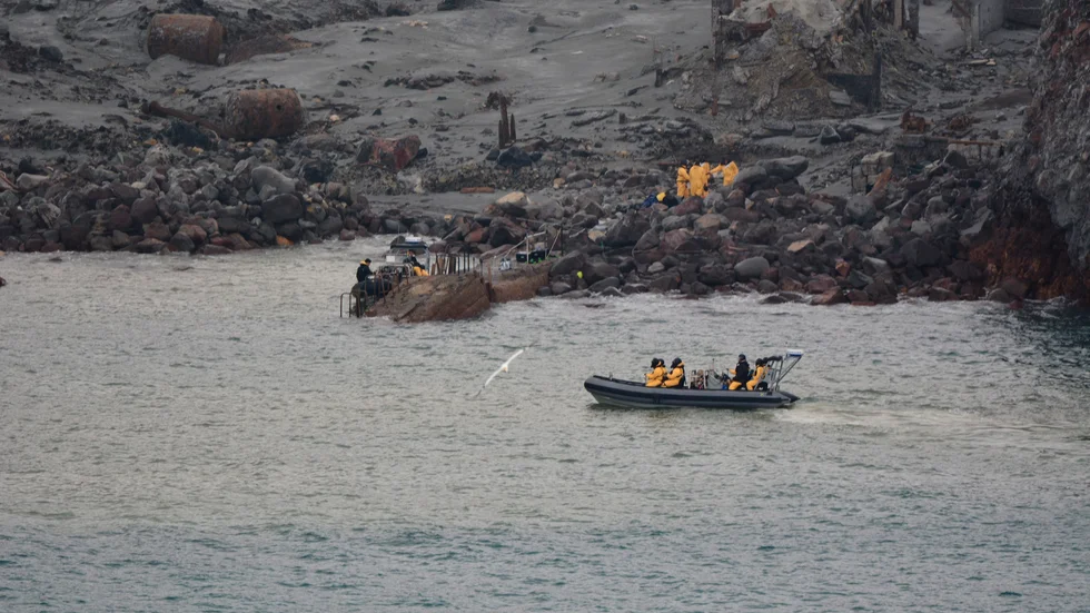 Sökandet efter förolyckade personer pågick i många dagar efter vulkanutbrottet på White Island. Arkivbild.