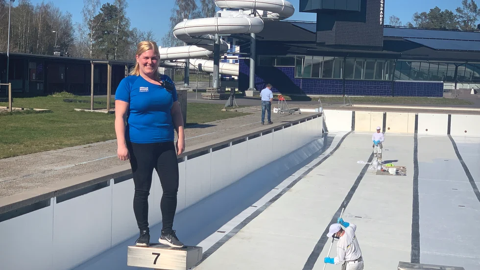 Hanna Larsson, medarbetare på Medley Hjortensbergsbadet ser fram emot att få öppna utebassängerna.