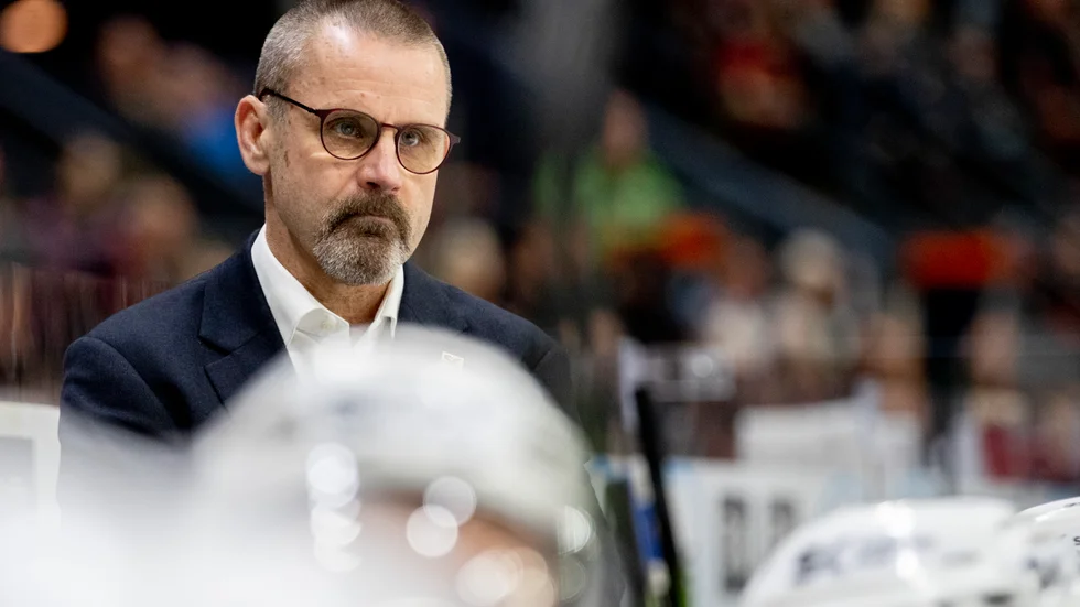 Tommy Samuelsson var inte nöjd med AIK:s prestation i Göteborg och att man inte gav Oskar Östlund bättre hjälp i första perioden. 