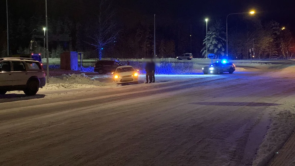 Olyckan inträffade strax före klockan 19.30 på måndagskvällen. 