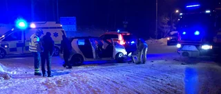 Trafikolycka med flera fordon på Mobacken