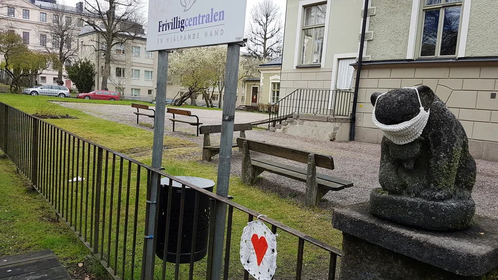 I coronatider får man hitta nya sätt att mötas. Frivilligcentralen i Norrköping funderar på att börja med att matcha telefonvänner, för att motverka ensamhet.