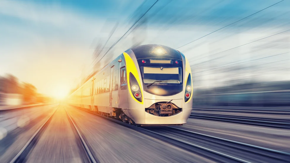 Året är 2030. Ostlänken har efter den försenade starten börjat komma i fas nu, skriver en lokförare i en framtidsvision.