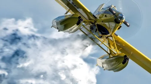 Flygplanen är av typen Air Tractor AT-802 Fire boss och de kan släppa 3 000 liter vatten.